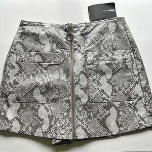 Fashion Nova Gray Mini Cargo Skirt for Night Out